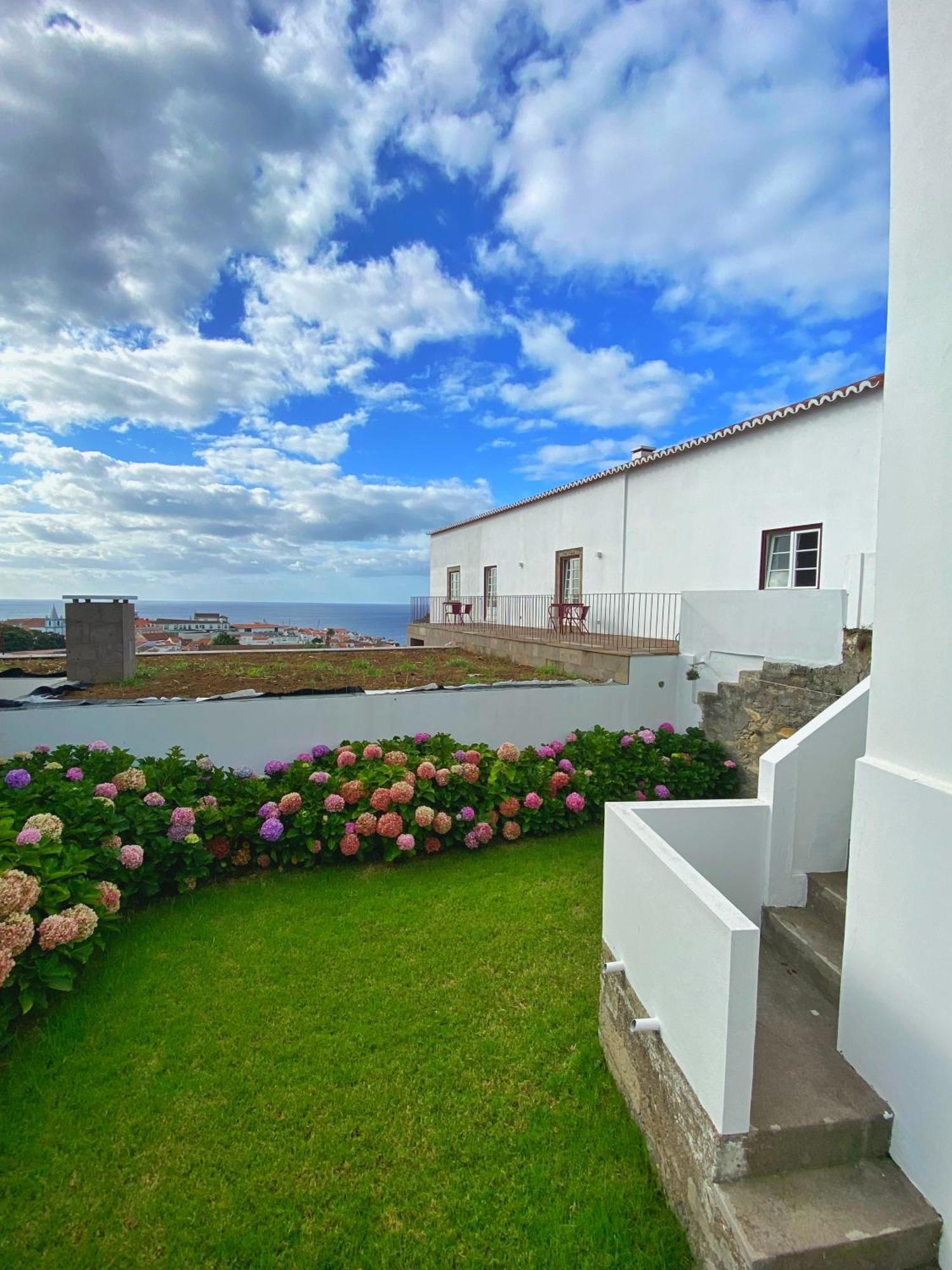 Casa Do Pisao - Cosy And Modern Two-Bedroom Townhouse Angra do Heroísmo Екстериор снимка